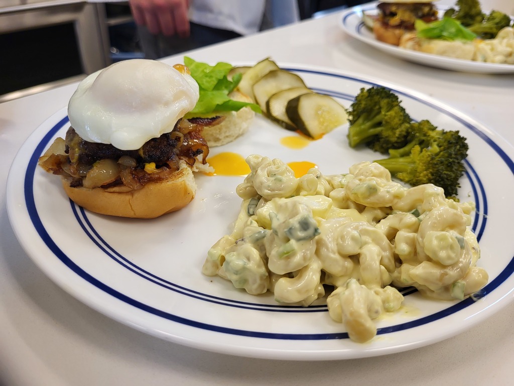 Team 1: sliders with bacon and poached eggs, macaroni salad, steamed broccoli